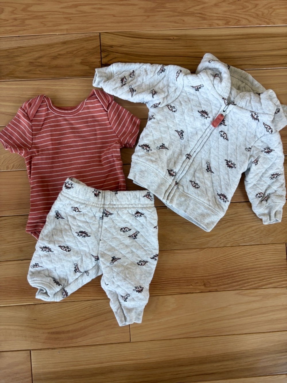 Set of 5 Newborn outfits